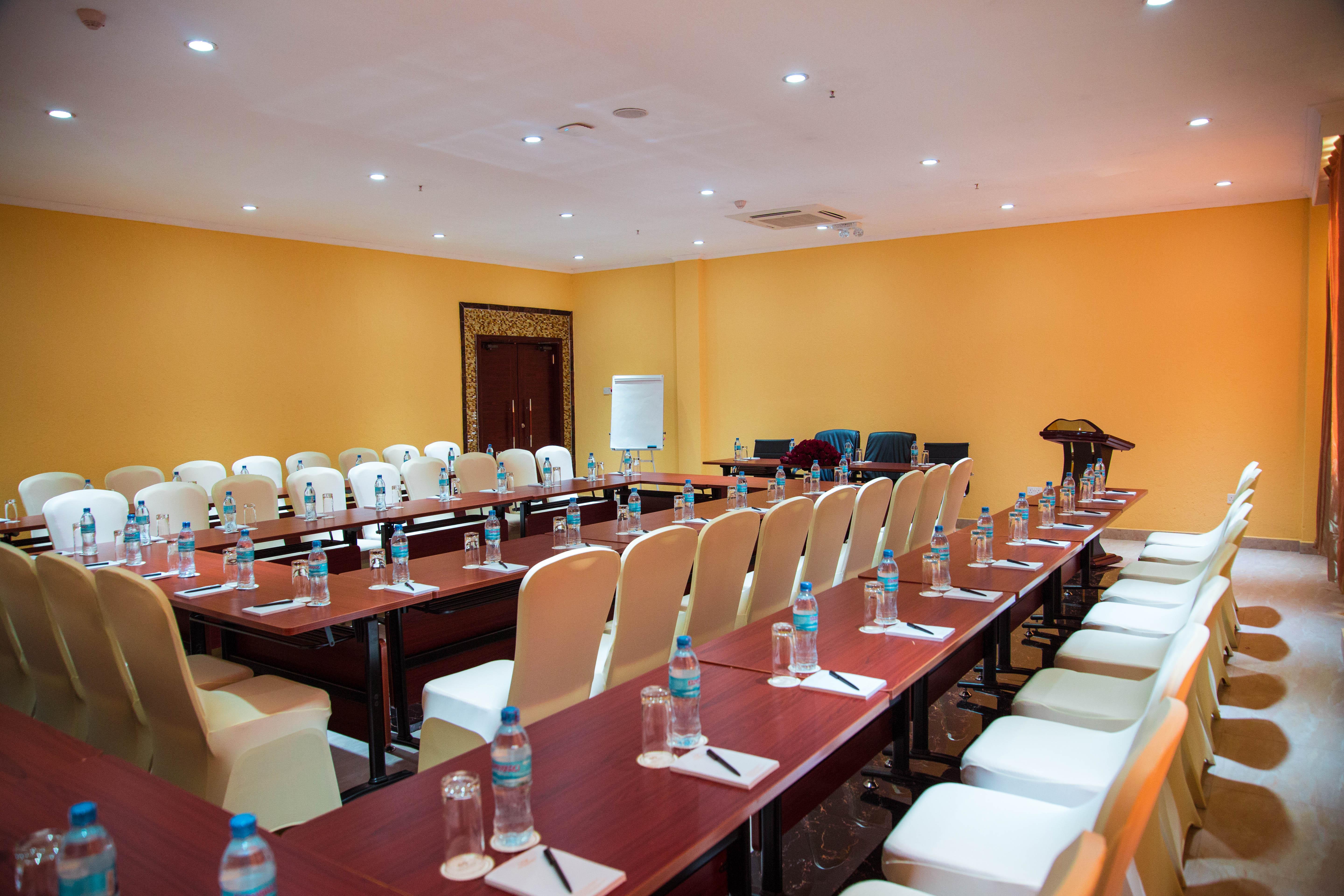 Tiffany Diamond Hotels Ltd - Makunganya Dar es Salaam Exteriör bild