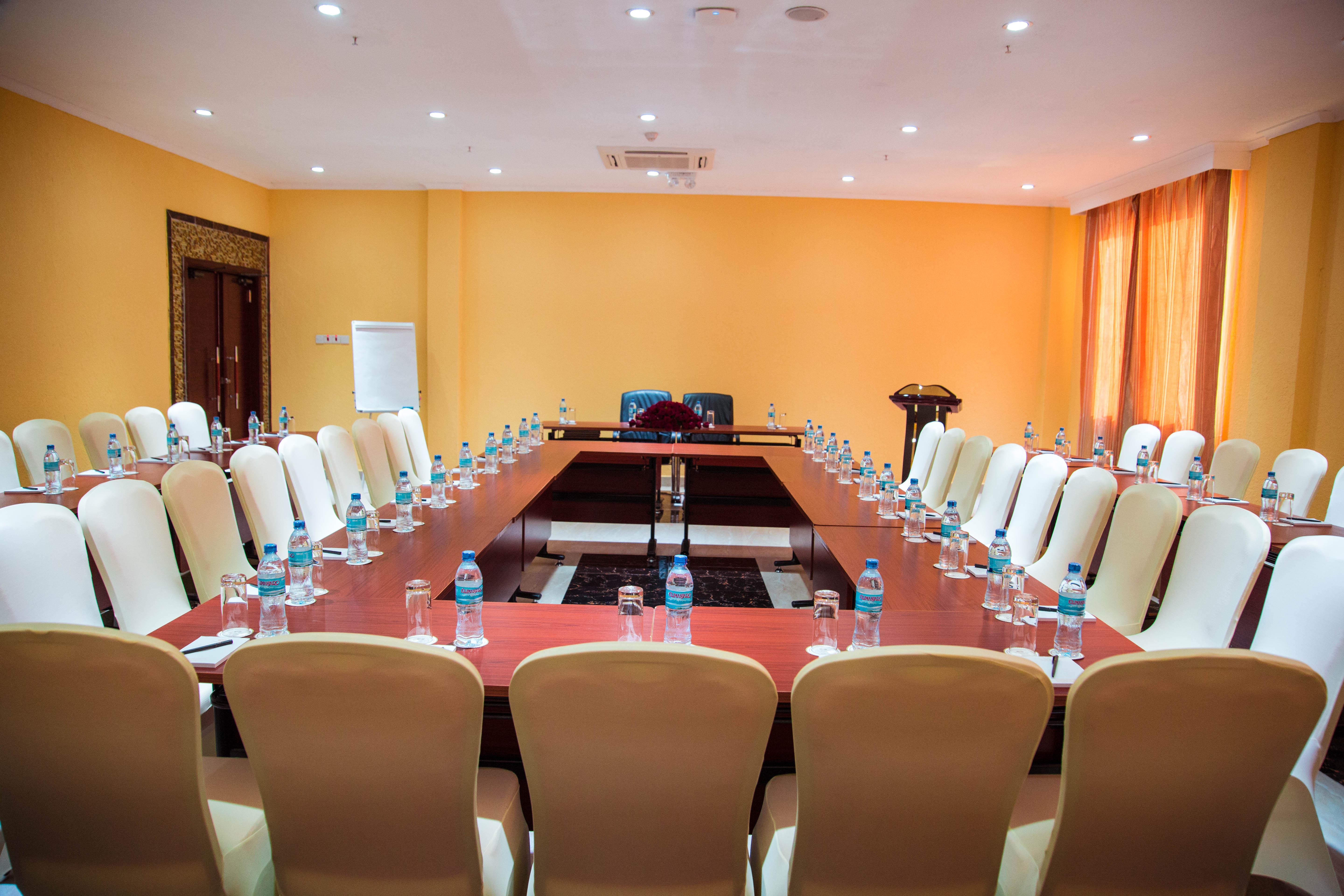 Tiffany Diamond Hotels Ltd - Makunganya Dar es Salaam Exteriör bild