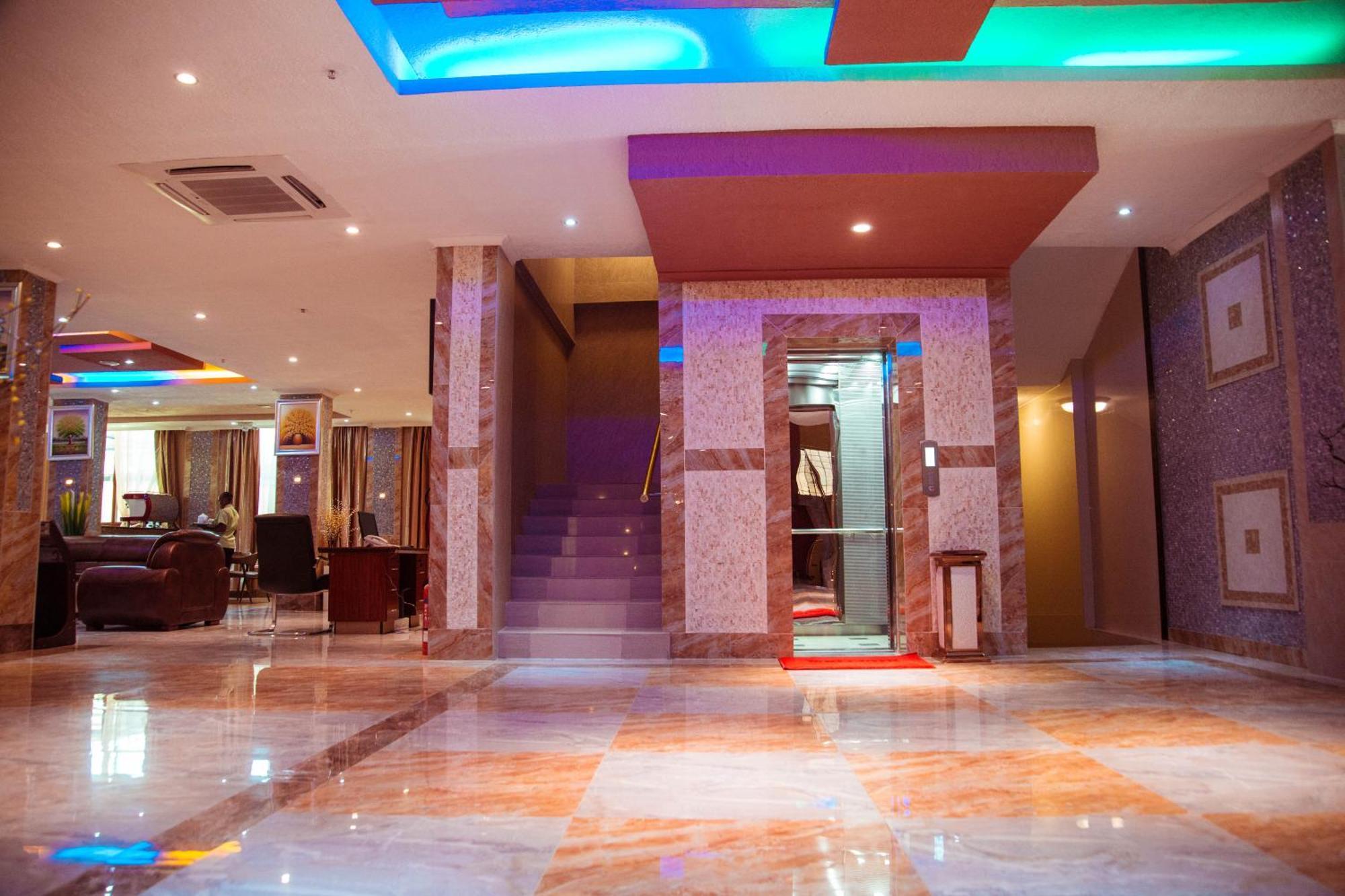 Tiffany Diamond Hotels Ltd - Makunganya Dar es Salaam Exteriör bild