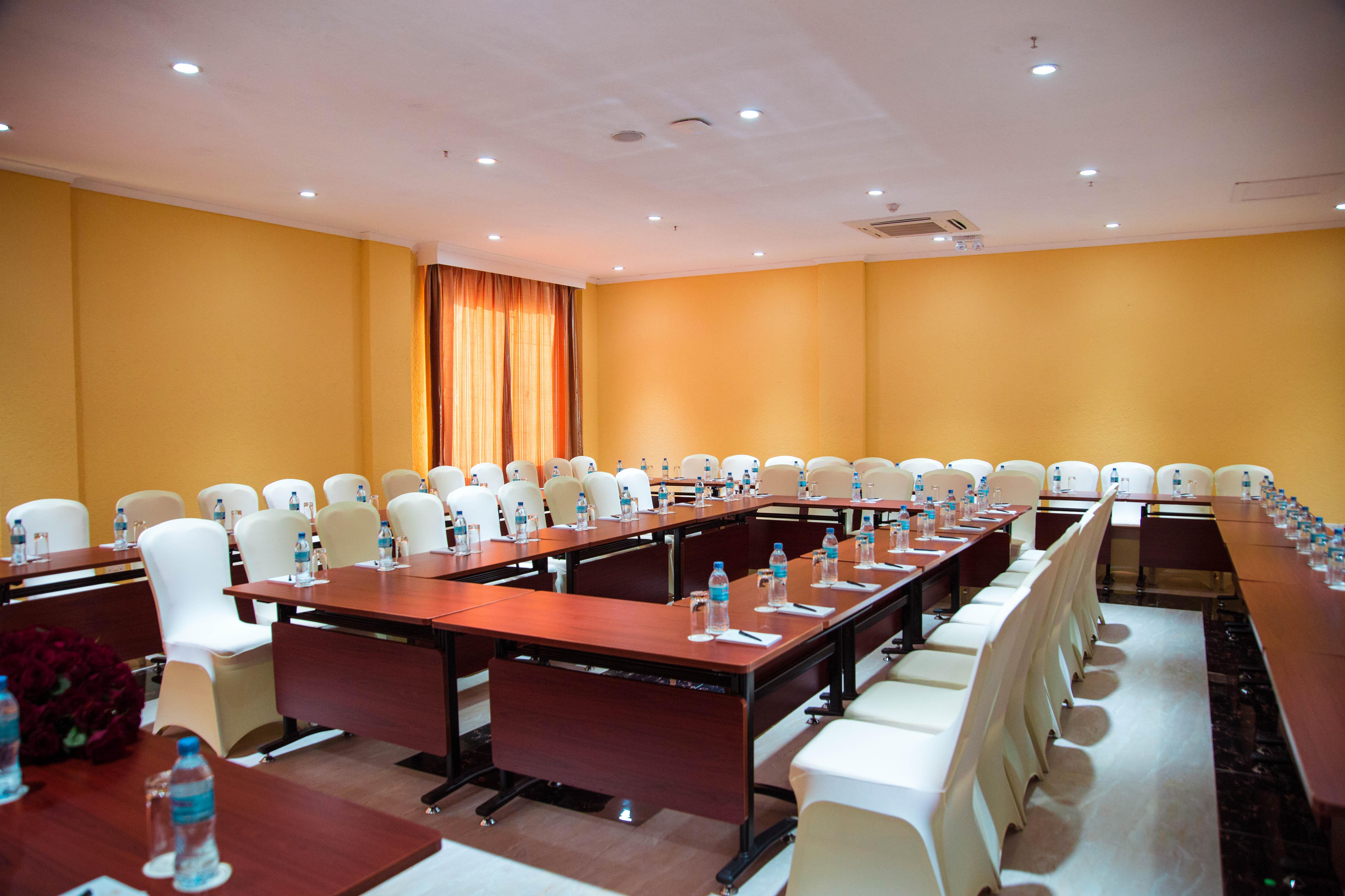Tiffany Diamond Hotels Ltd - Makunganya Dar es Salaam Exteriör bild