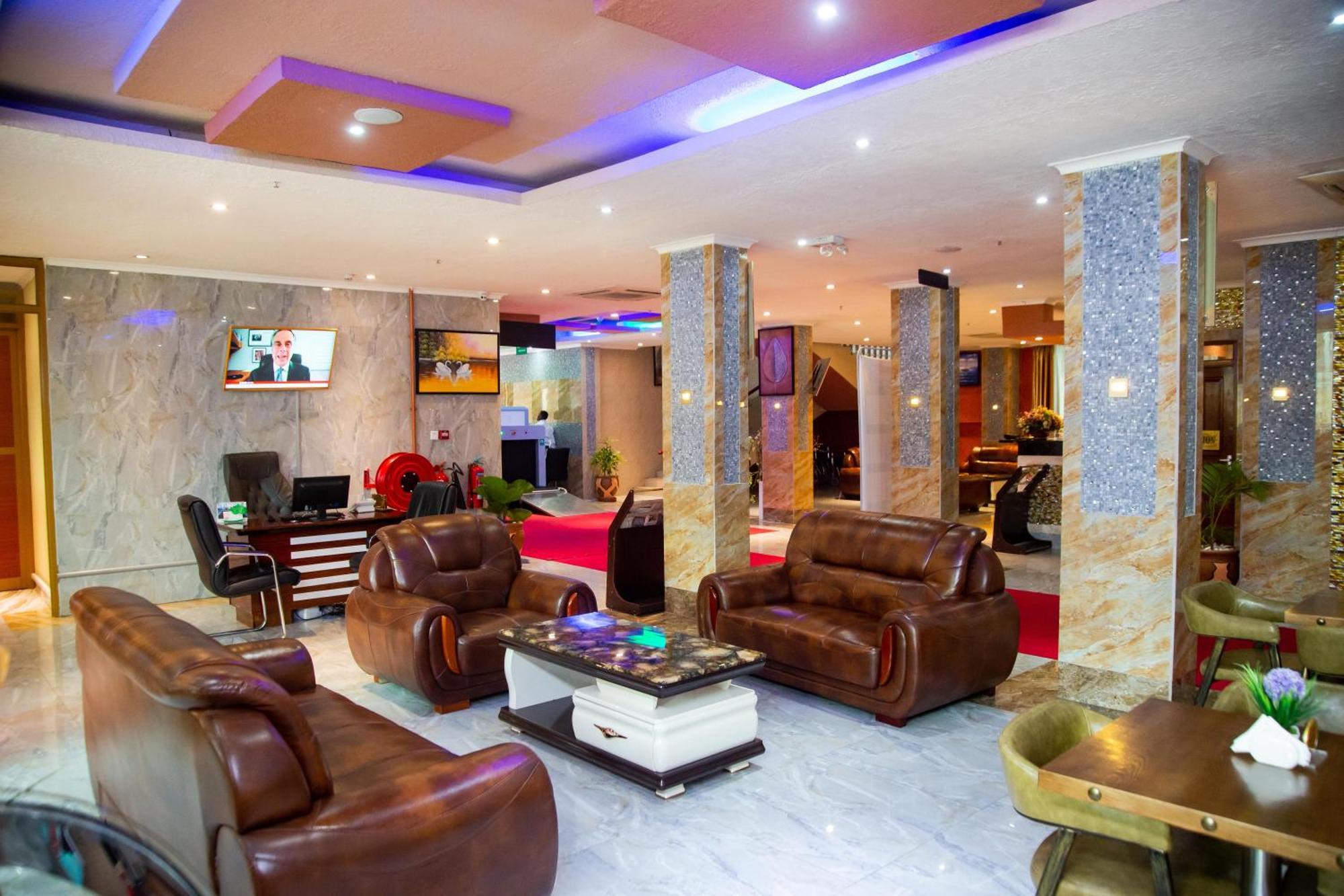 Tiffany Diamond Hotels Ltd - Makunganya Dar es Salaam Exteriör bild