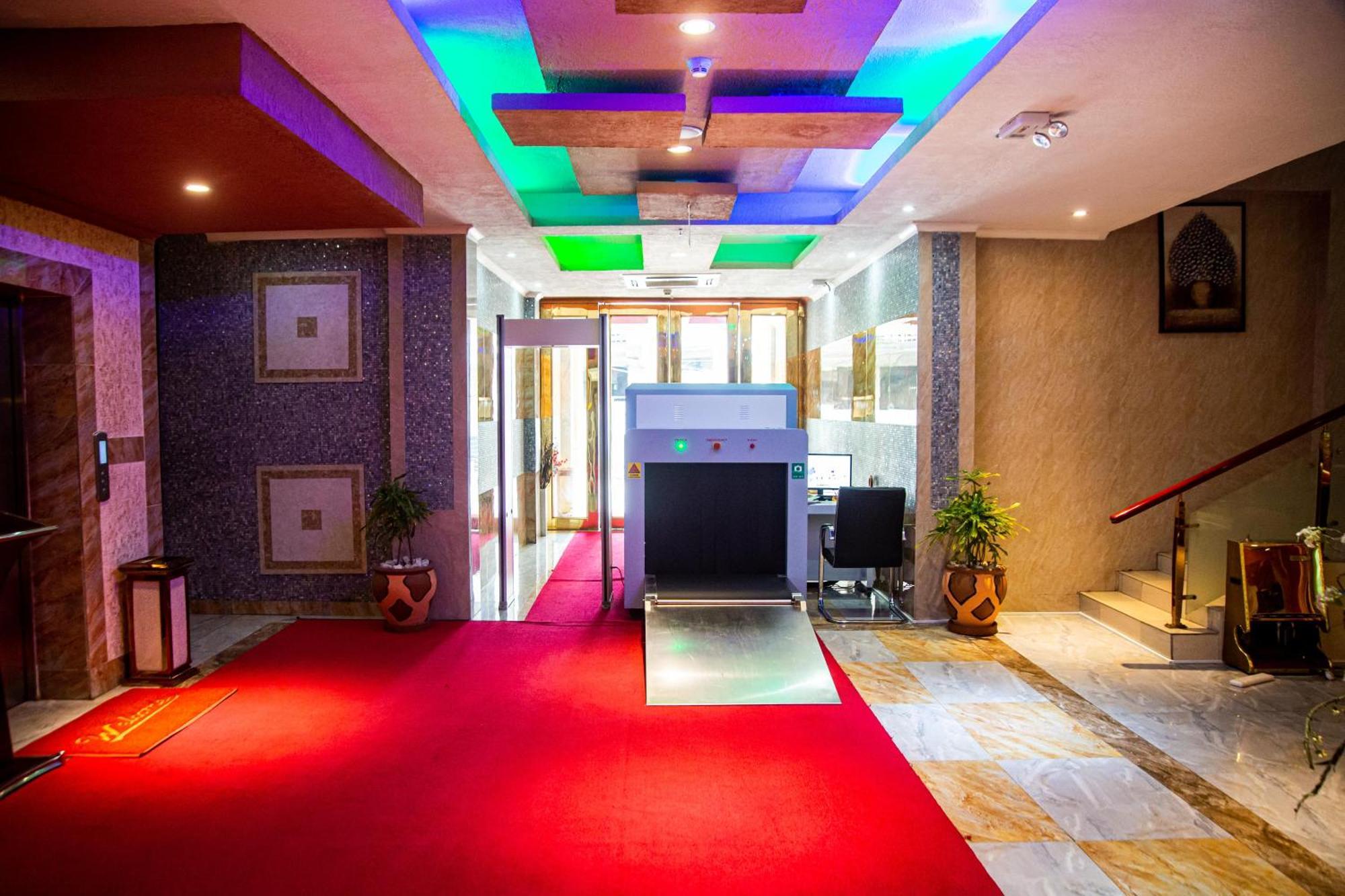 Tiffany Diamond Hotels Ltd - Makunganya Dar es Salaam Exteriör bild