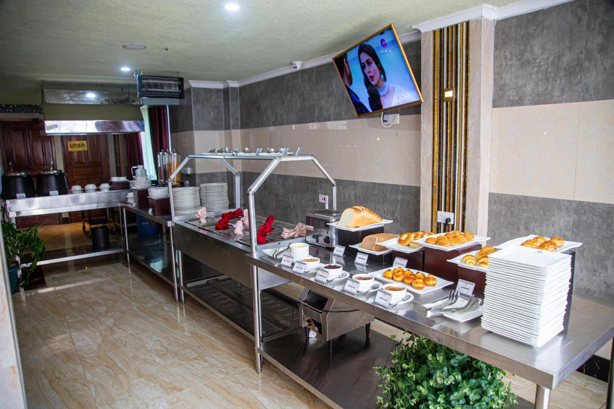 Tiffany Diamond Hotels Ltd - Makunganya Dar es Salaam Exteriör bild
