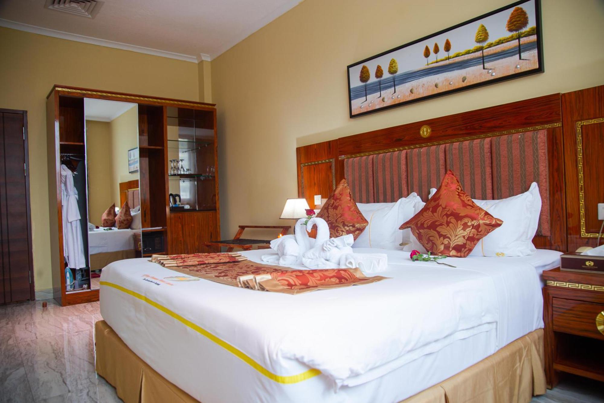 Tiffany Diamond Hotels Ltd - Makunganya Dar es Salaam Exteriör bild
