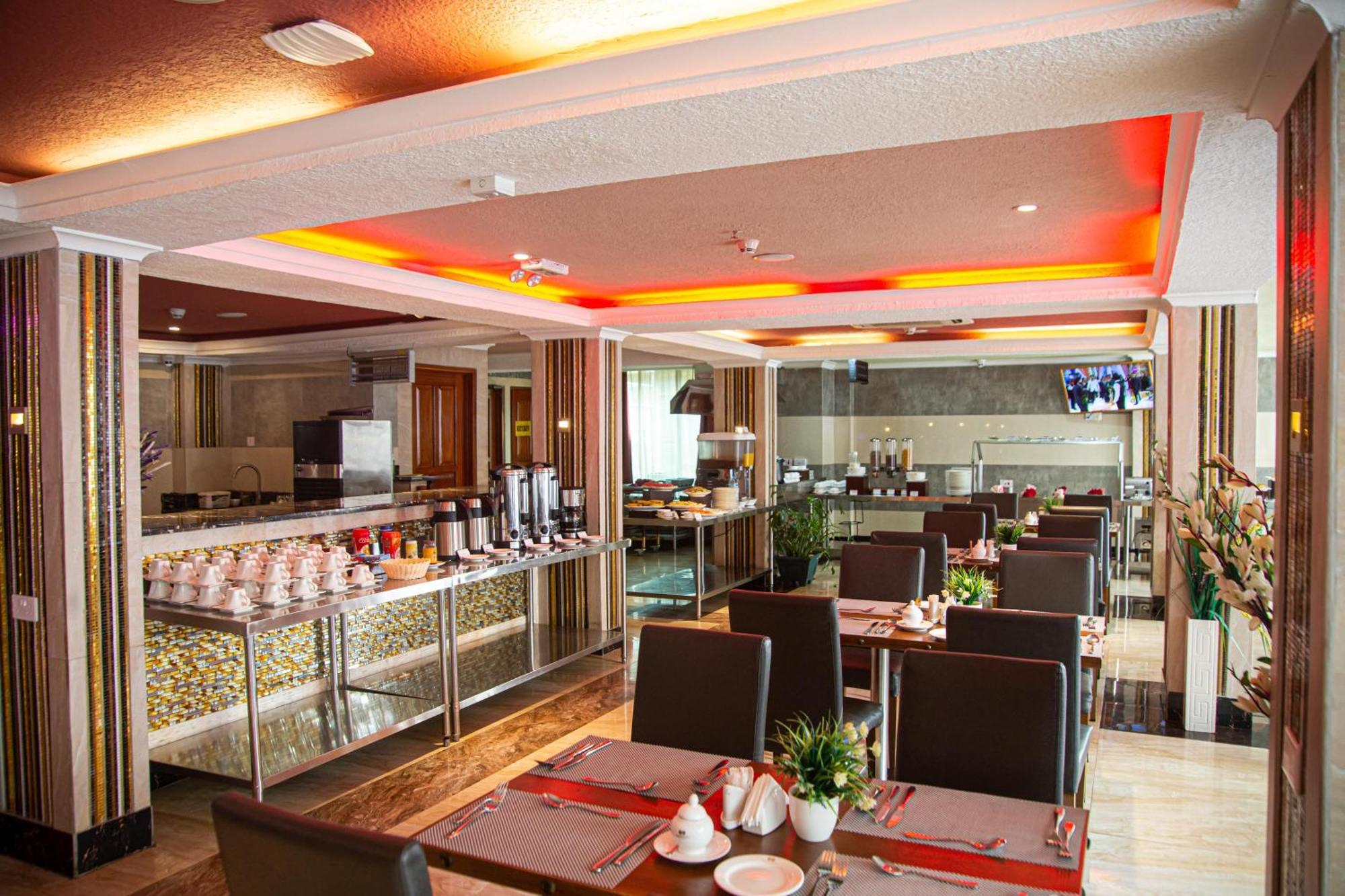Tiffany Diamond Hotels Ltd - Makunganya Dar es Salaam Exteriör bild